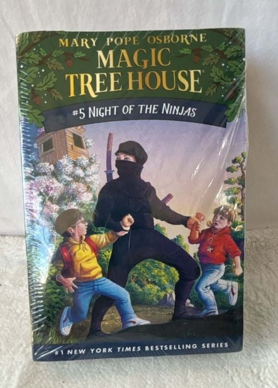 Magic Tree House 8-Book Chapter Book Collection by Mary Pope Osborne